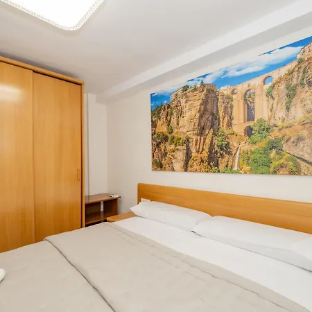 Cubo's Oceanview & Free Parking Estepona