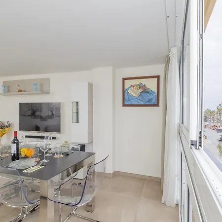 Cubo's Oceanview & Free Parking Appartamento